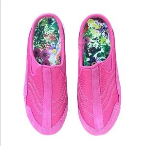 Easy Spirit Traveltime Clogs Size 8